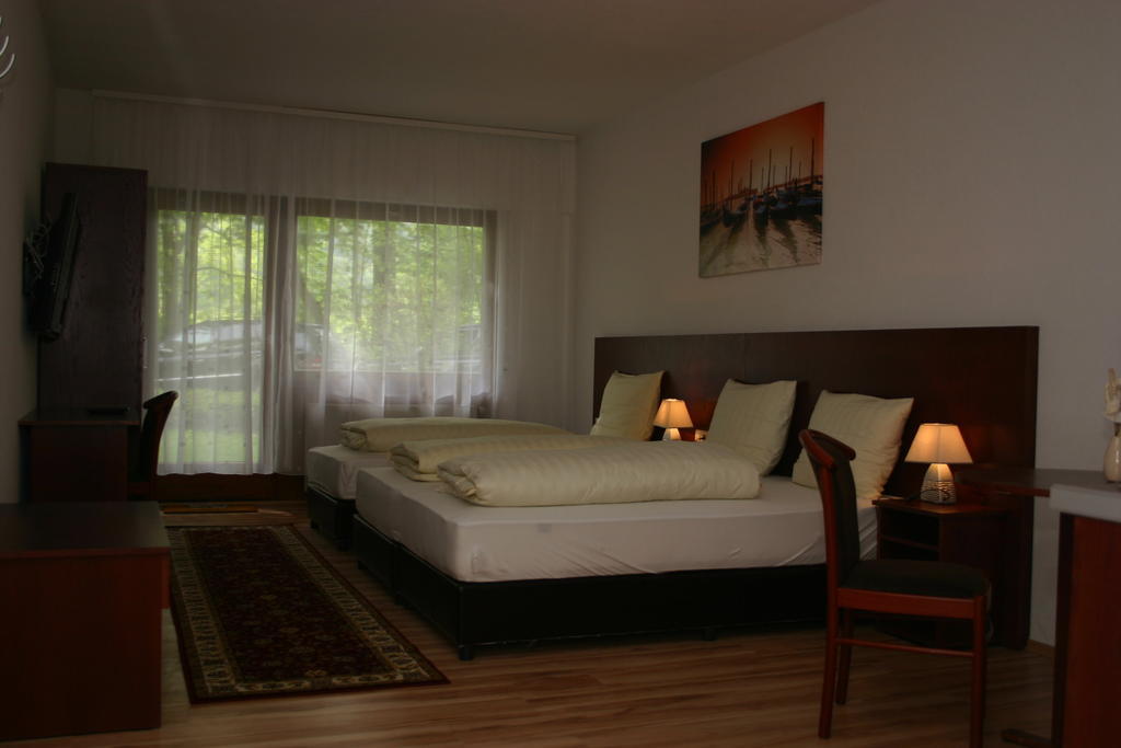 Apartment Traube Bad Urach Bagian luar foto
